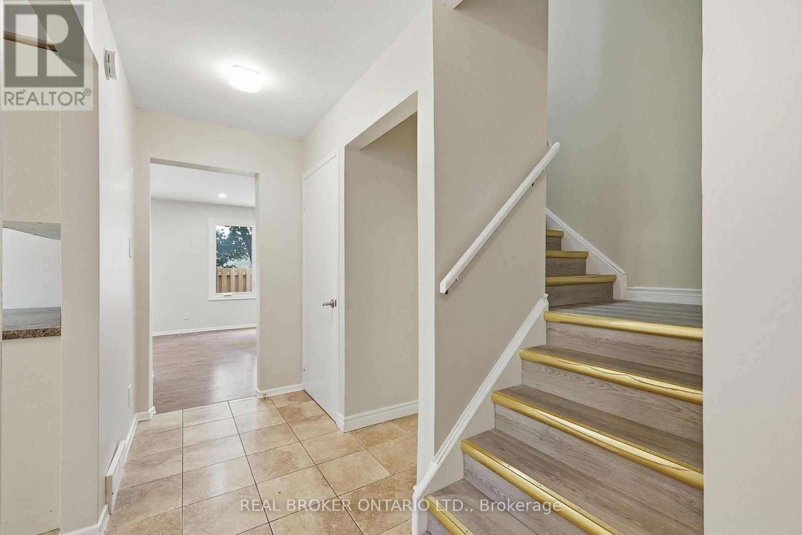 #1 435 KINGSCOURT DRIVE - 12