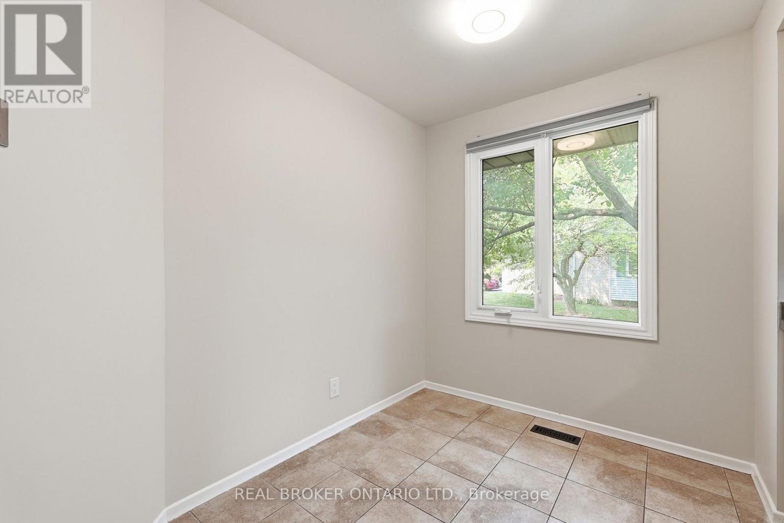 #1 435 KINGSCOURT DRIVE - 13