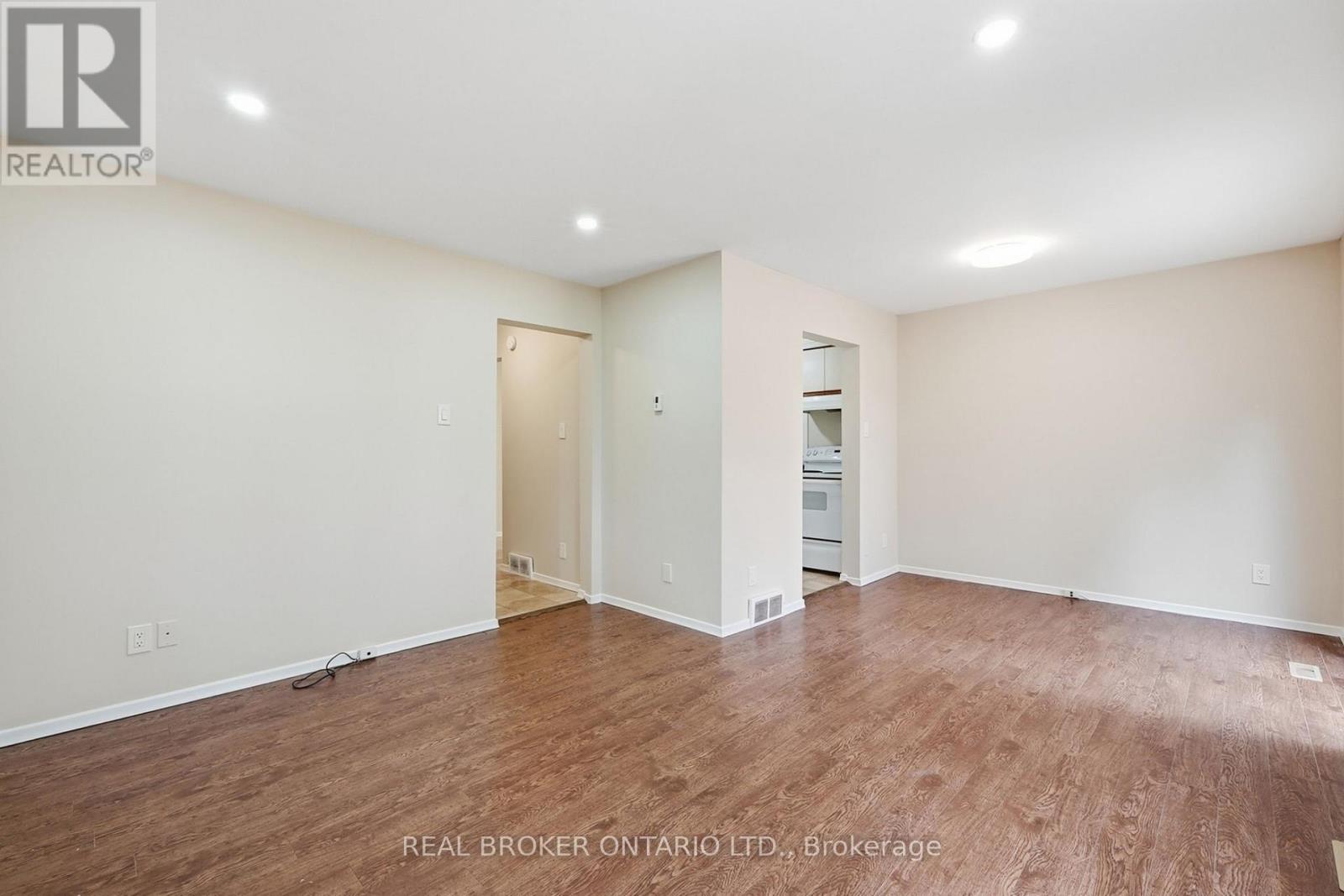 #1 435 KINGSCOURT DRIVE - 16