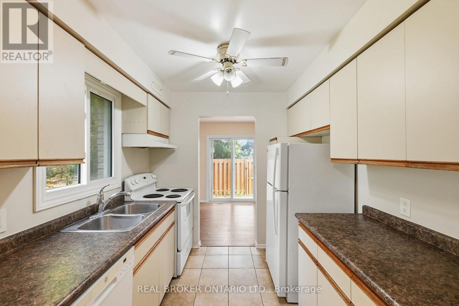 #1 435 KINGSCOURT DRIVE - 20