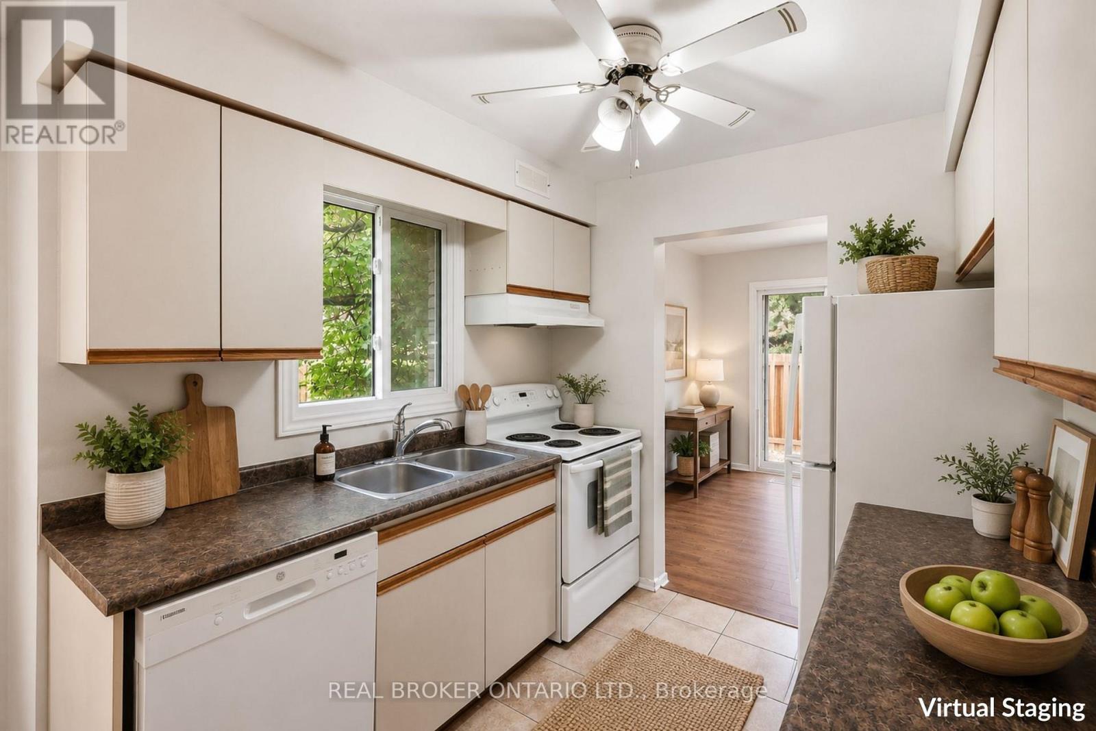 #1 435 KINGSCOURT DRIVE - 22