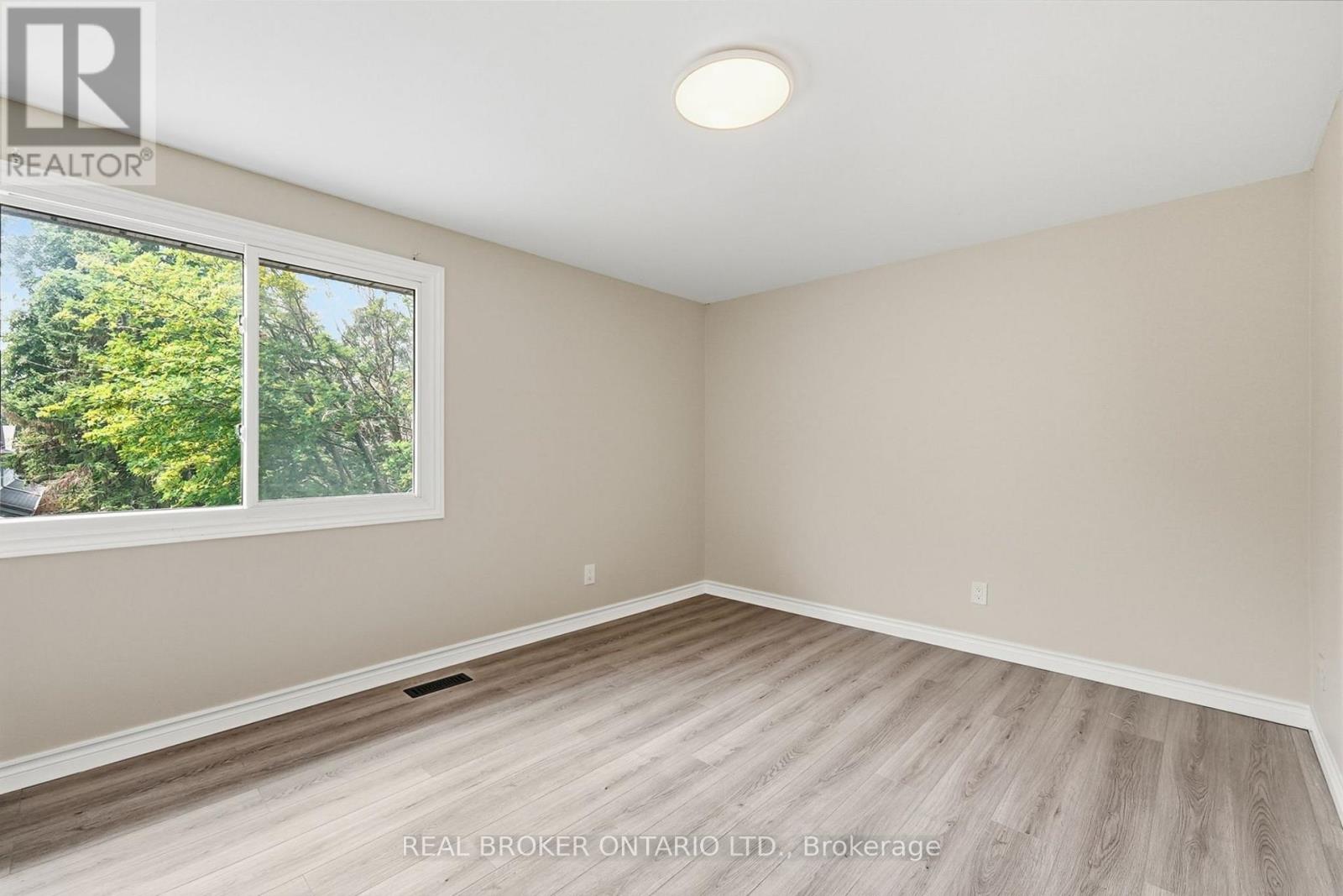 #1 435 KINGSCOURT DRIVE - 30