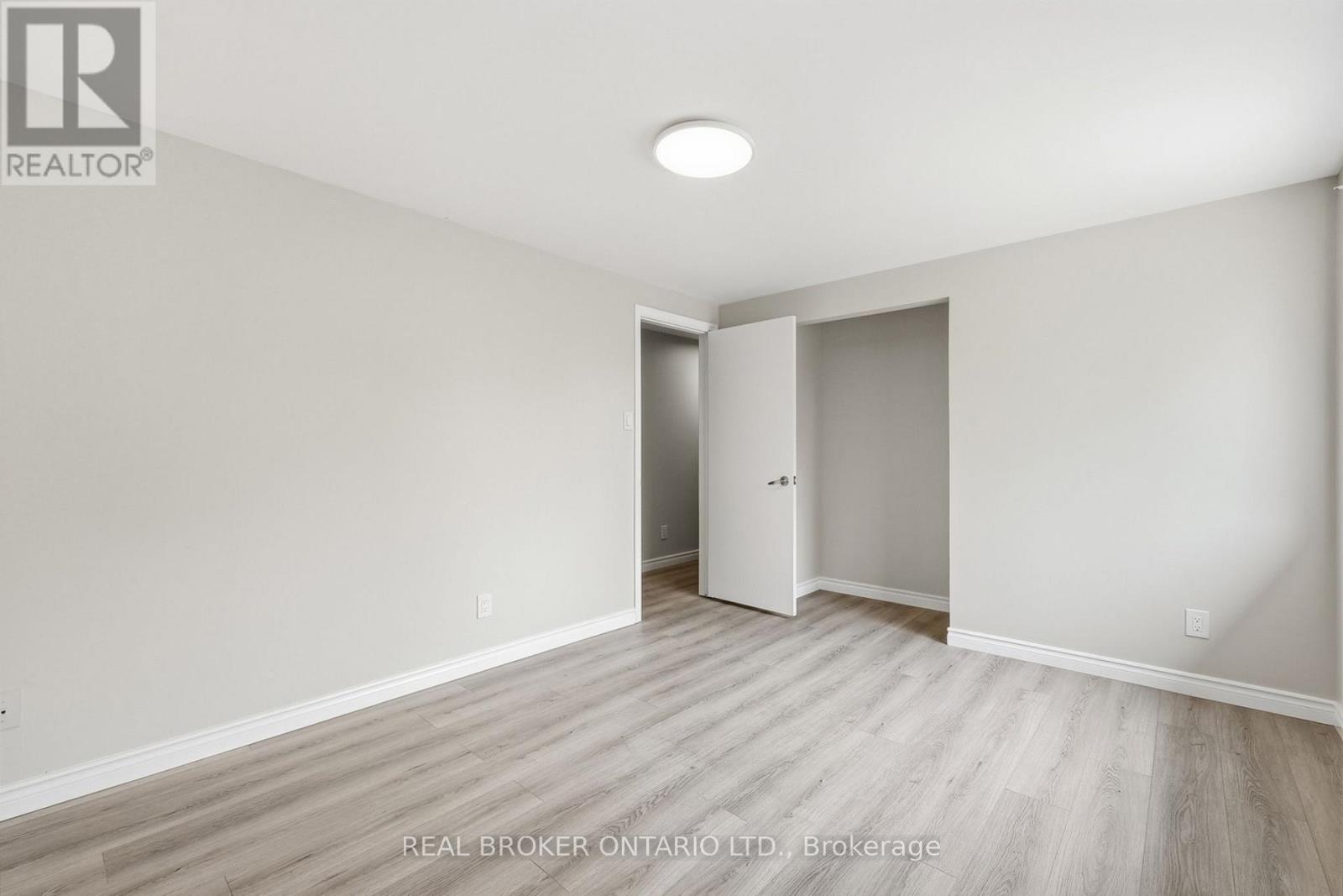 #1 435 KINGSCOURT DRIVE - 32
