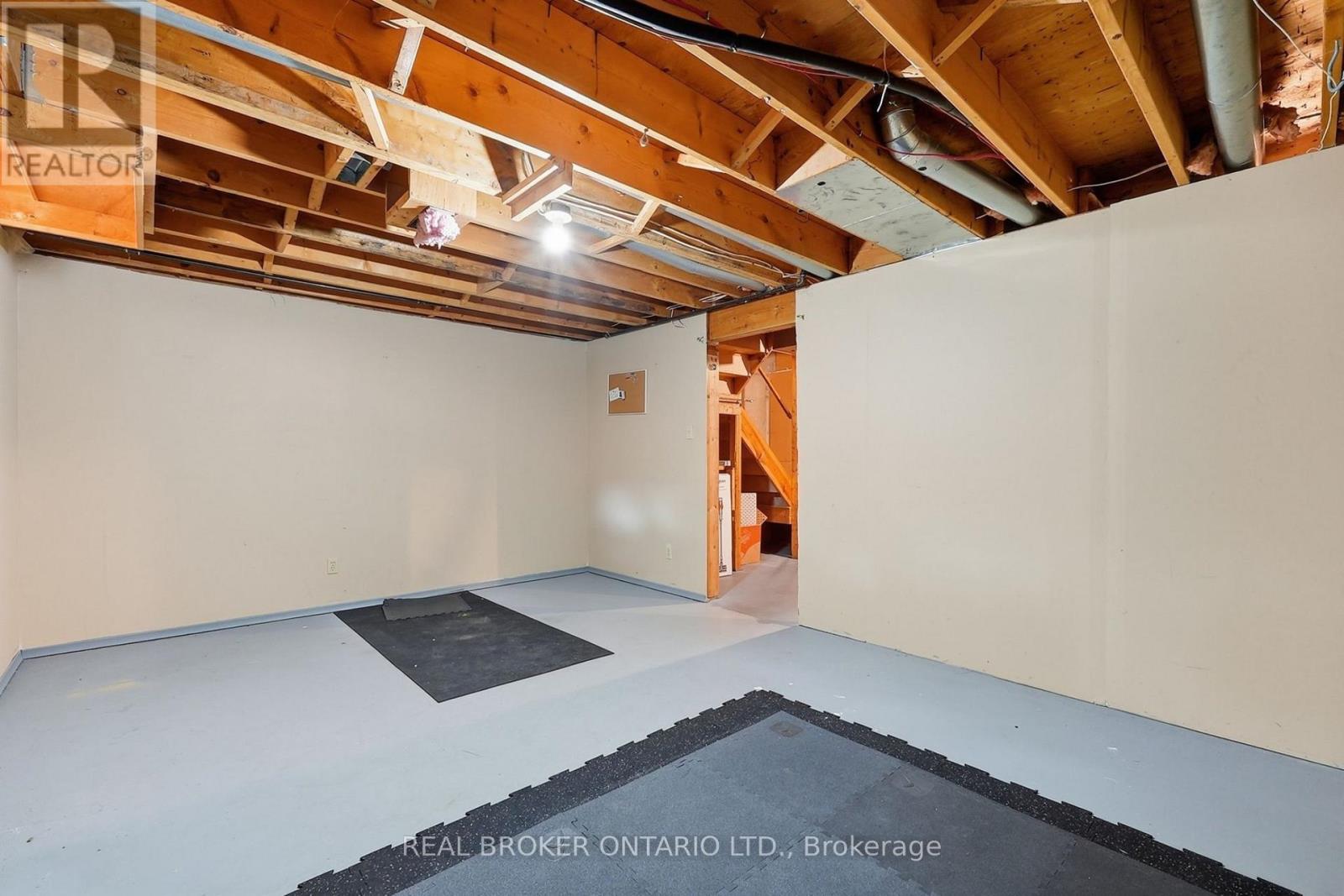 #1 435 KINGSCOURT DRIVE - 36