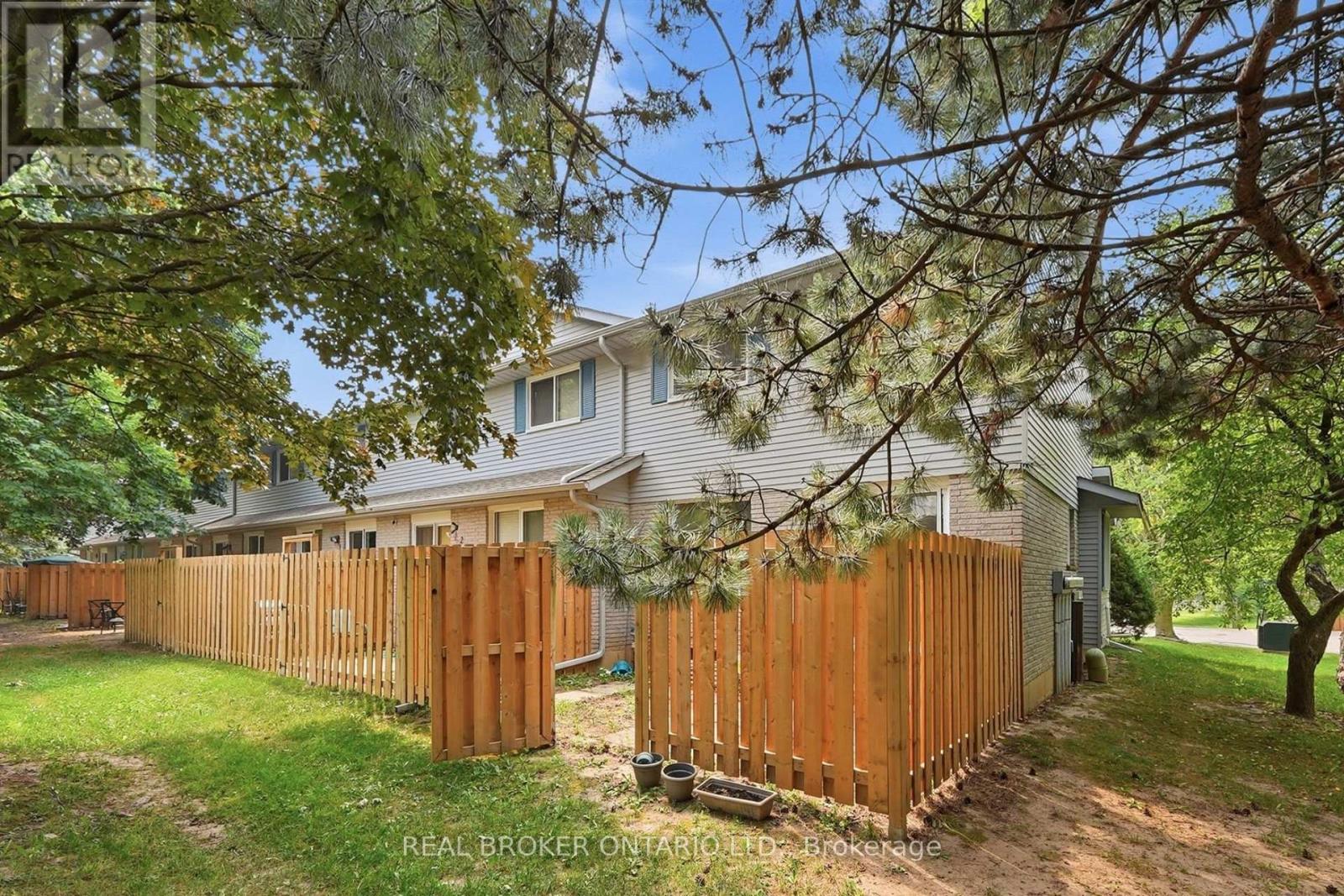 #1 435 KINGSCOURT DRIVE - 40