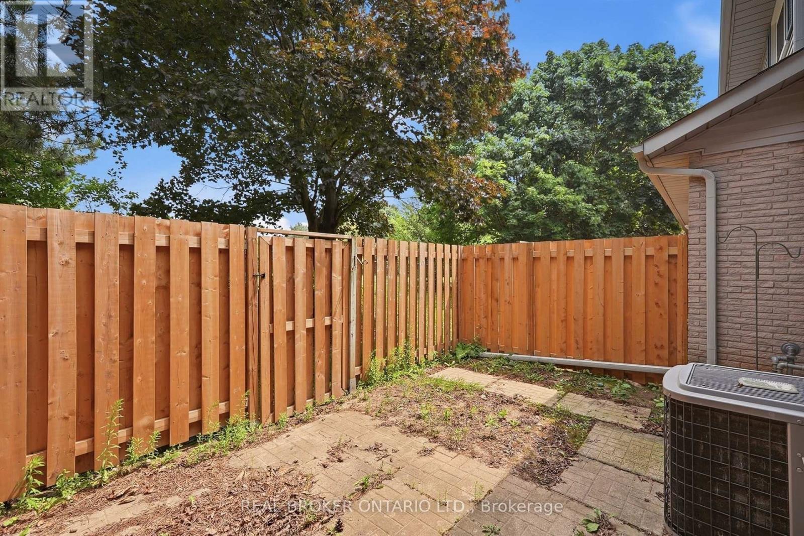 #1 435 KINGSCOURT DRIVE - 43