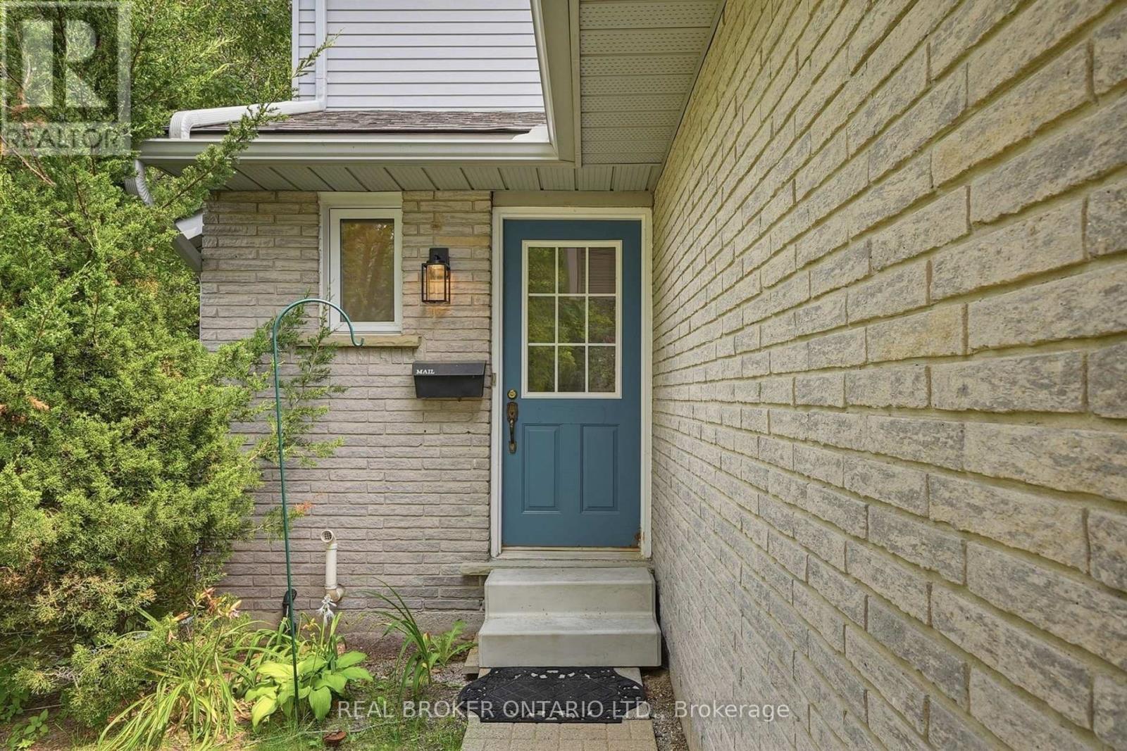 #1 435 KINGSCOURT DRIVE - 8