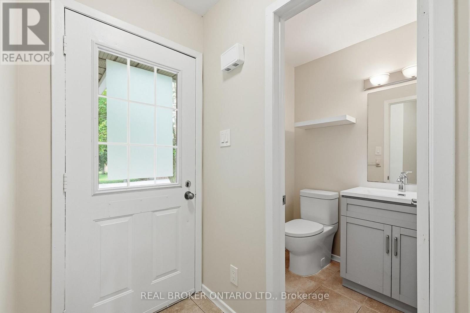 #1 435 KINGSCOURT DRIVE - 9