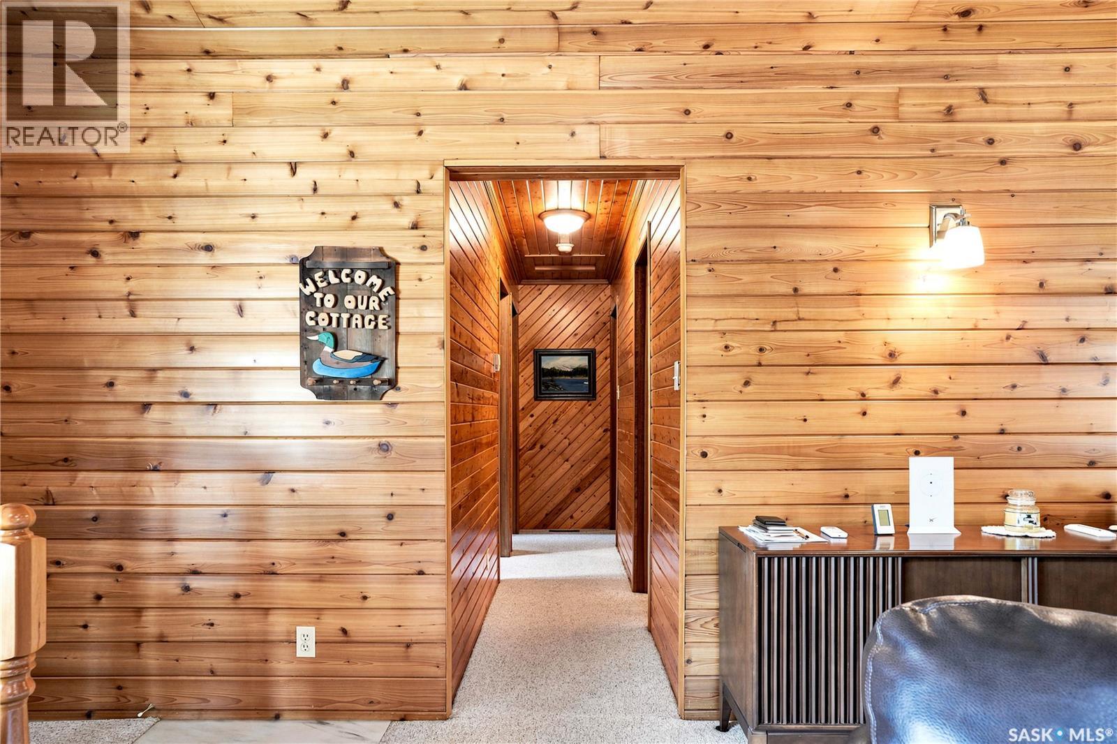 23 Saskatchewan DRIVE - 15