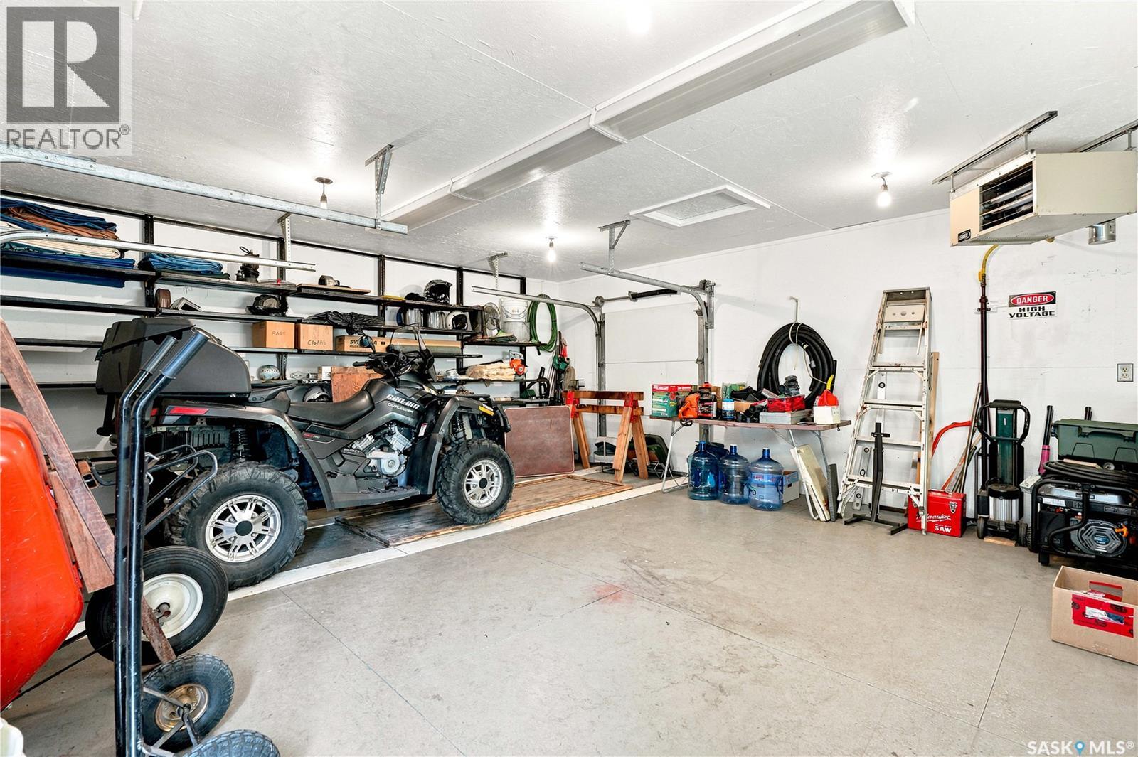 23 Saskatchewan DRIVE - 38