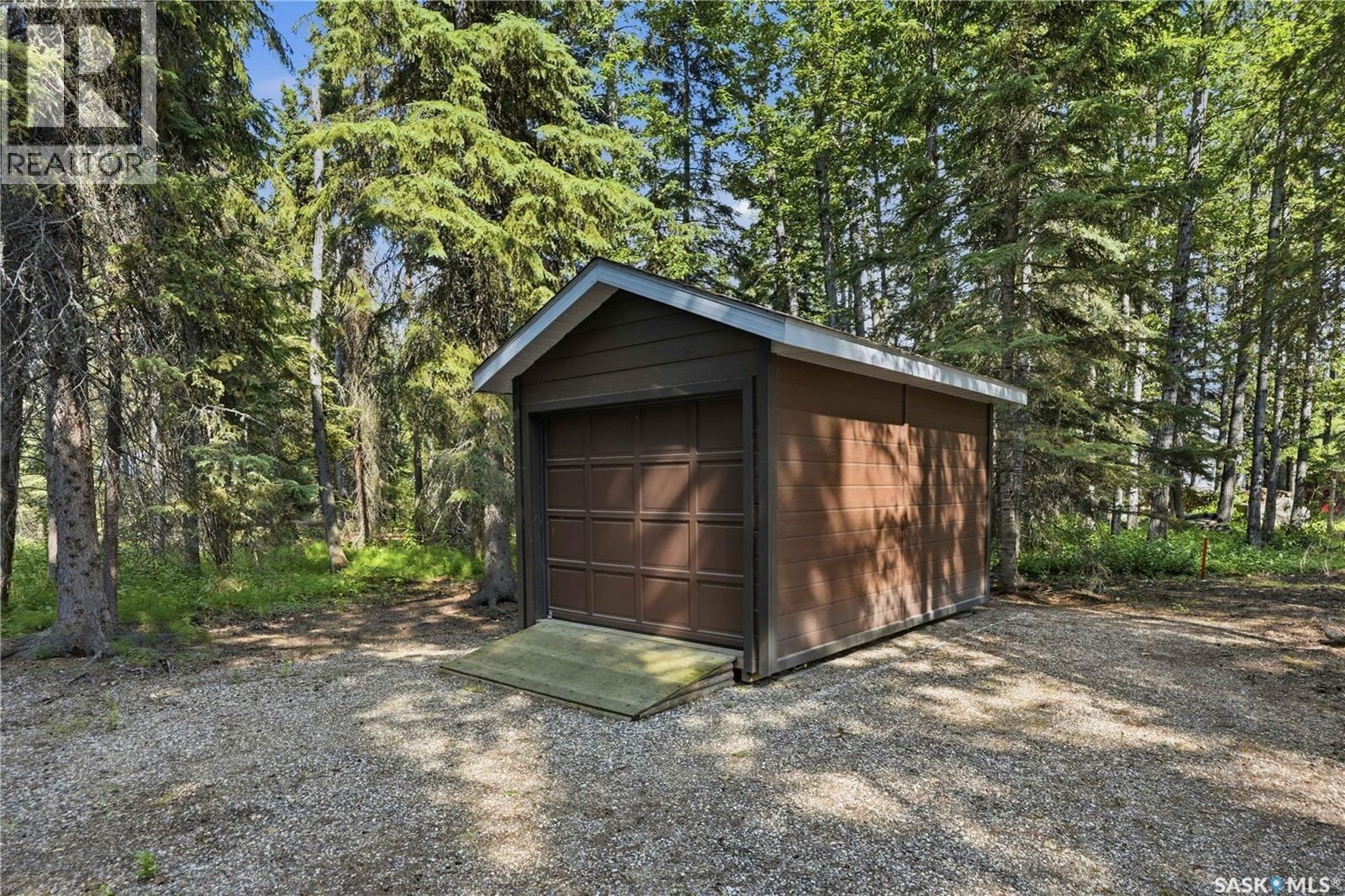 23 Saskatchewan DRIVE - 39