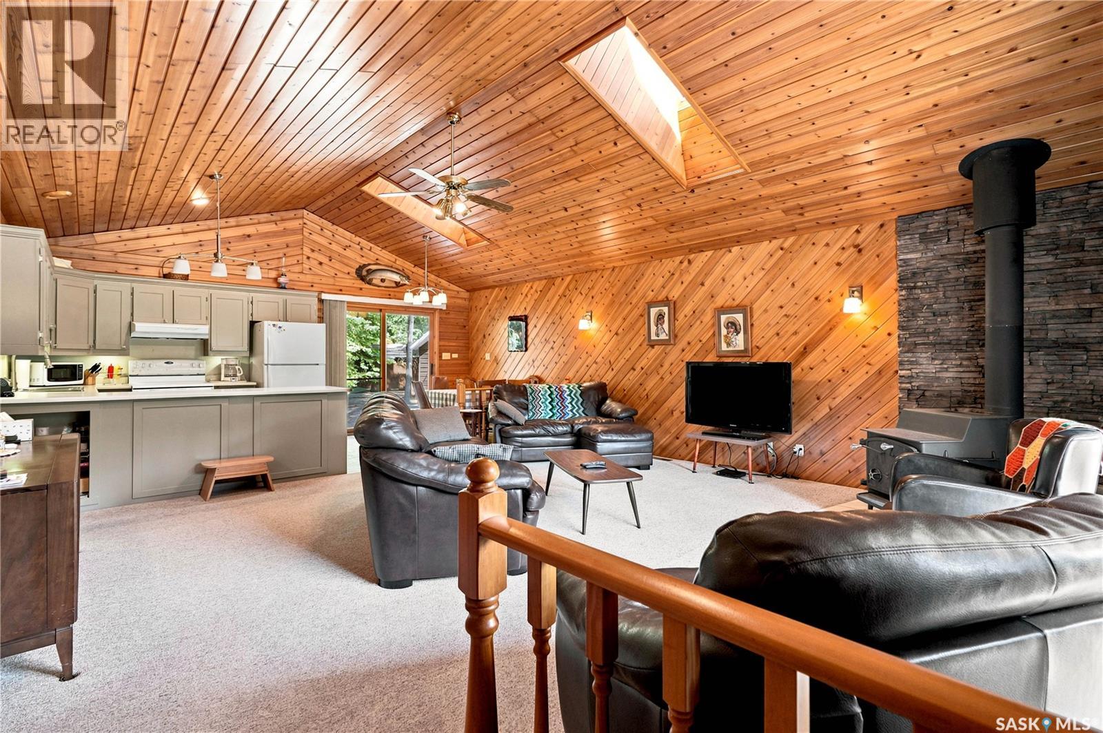 23 Saskatchewan DRIVE - 6