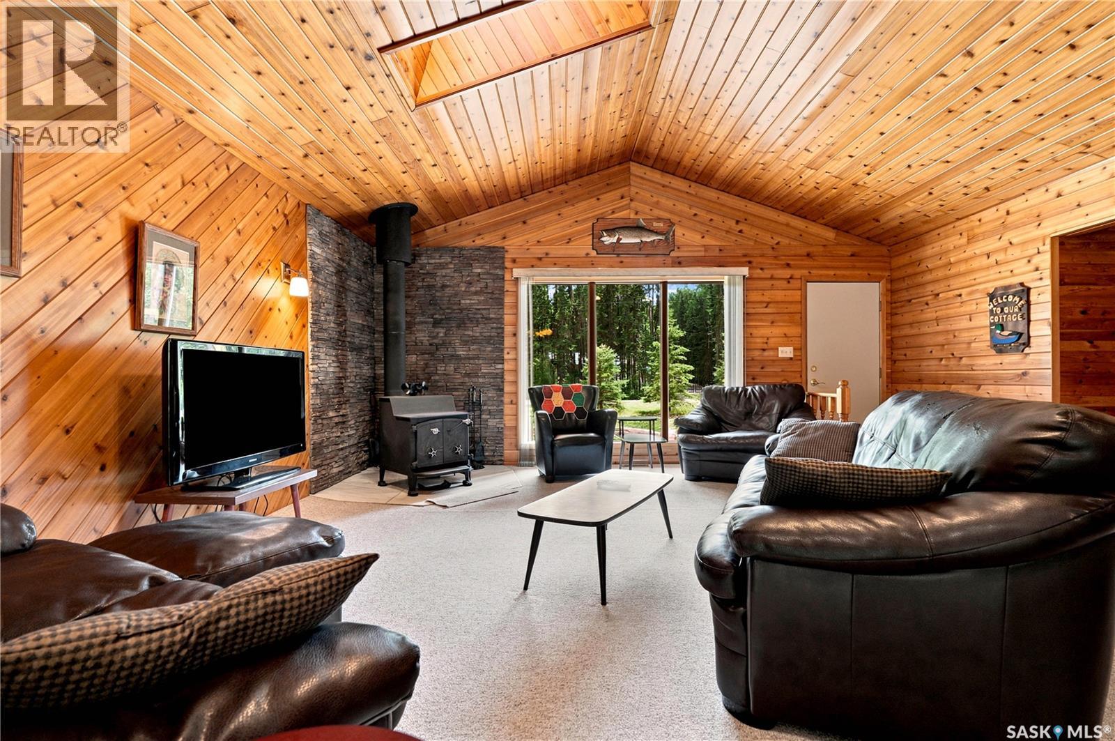 23 Saskatchewan DRIVE - 7