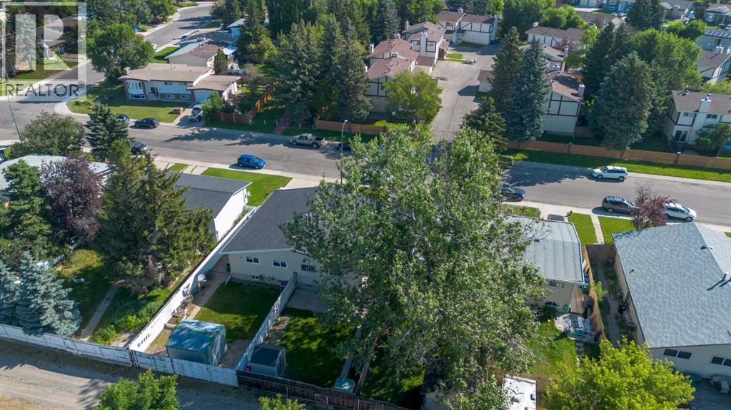 27 Laval Boulevard W - 39