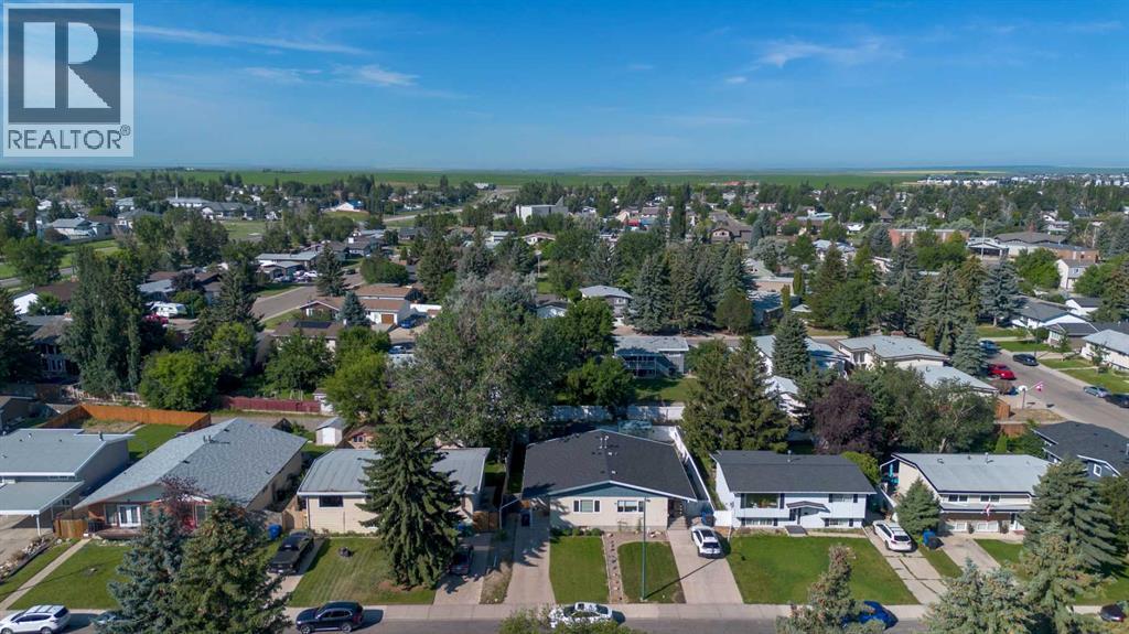 27 Laval Boulevard W - 35