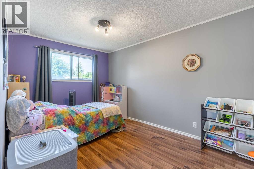 27 Laval Boulevard W - 15