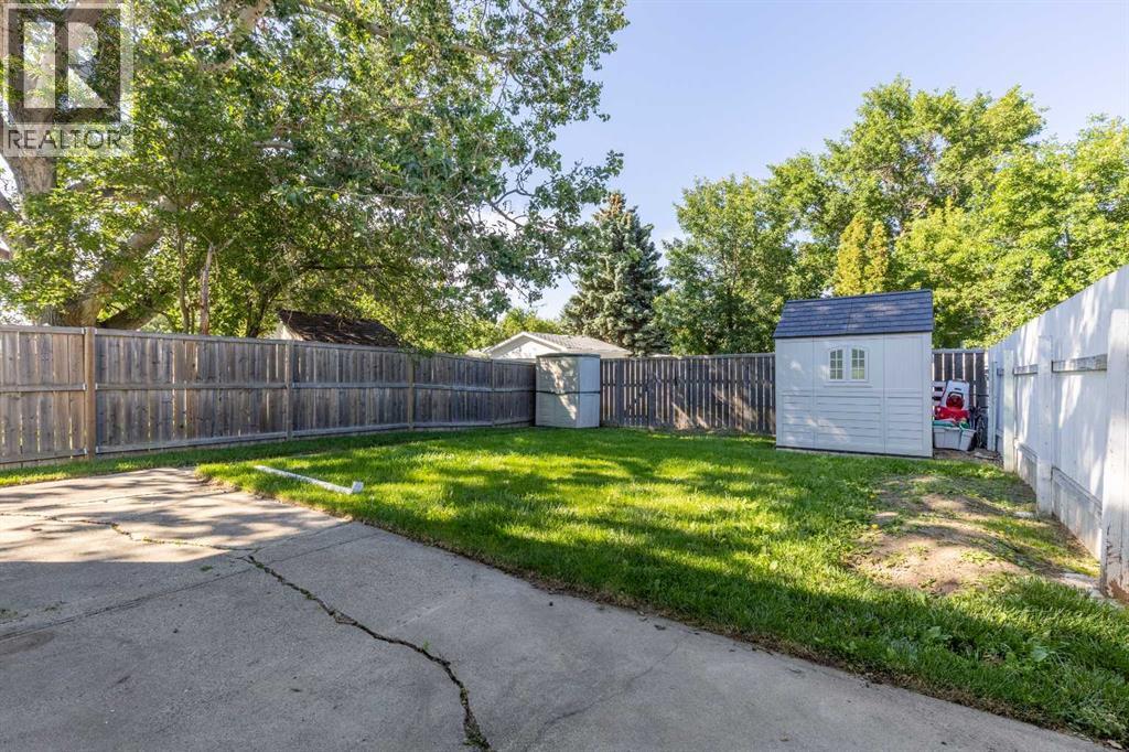 27 Laval Boulevard W - 31