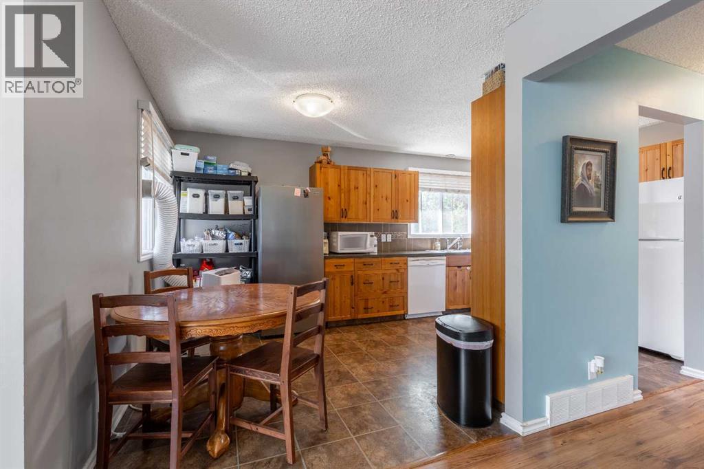 27 Laval Boulevard W - 9
