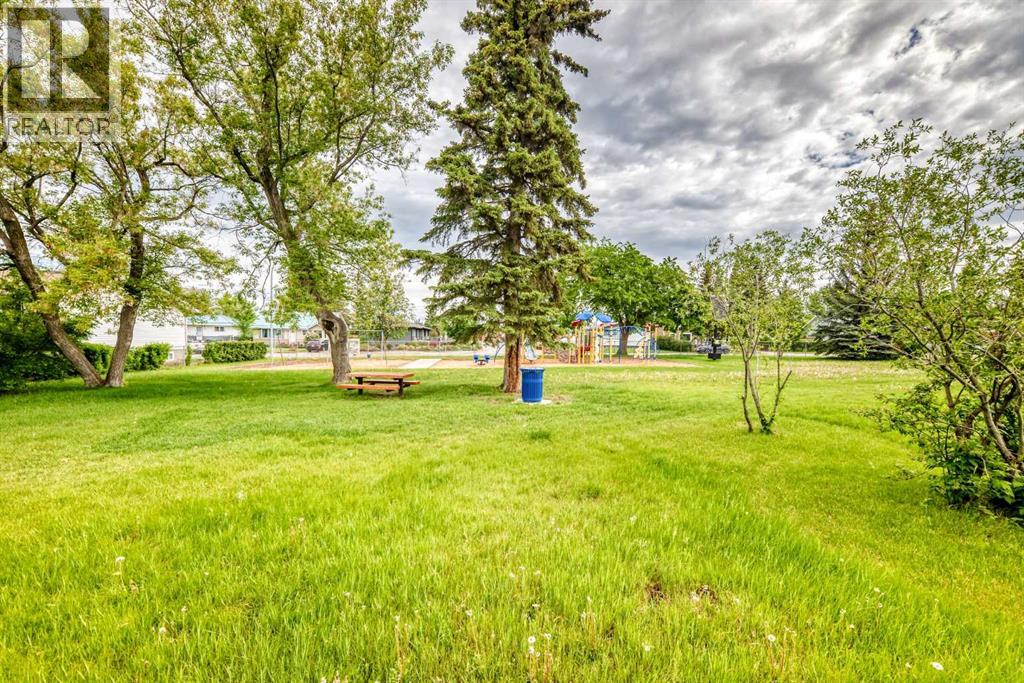 5606 51 Street - 39