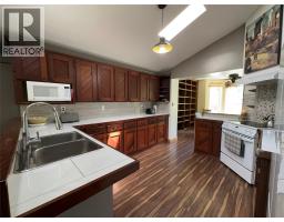 440 Hubscher Road, Ross Spur, BC V0G1L0 Photo 25