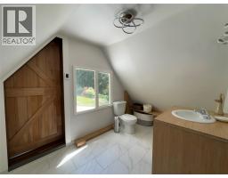 440 Hubscher Road, Ross Spur, BC V0G1L0 Photo 40