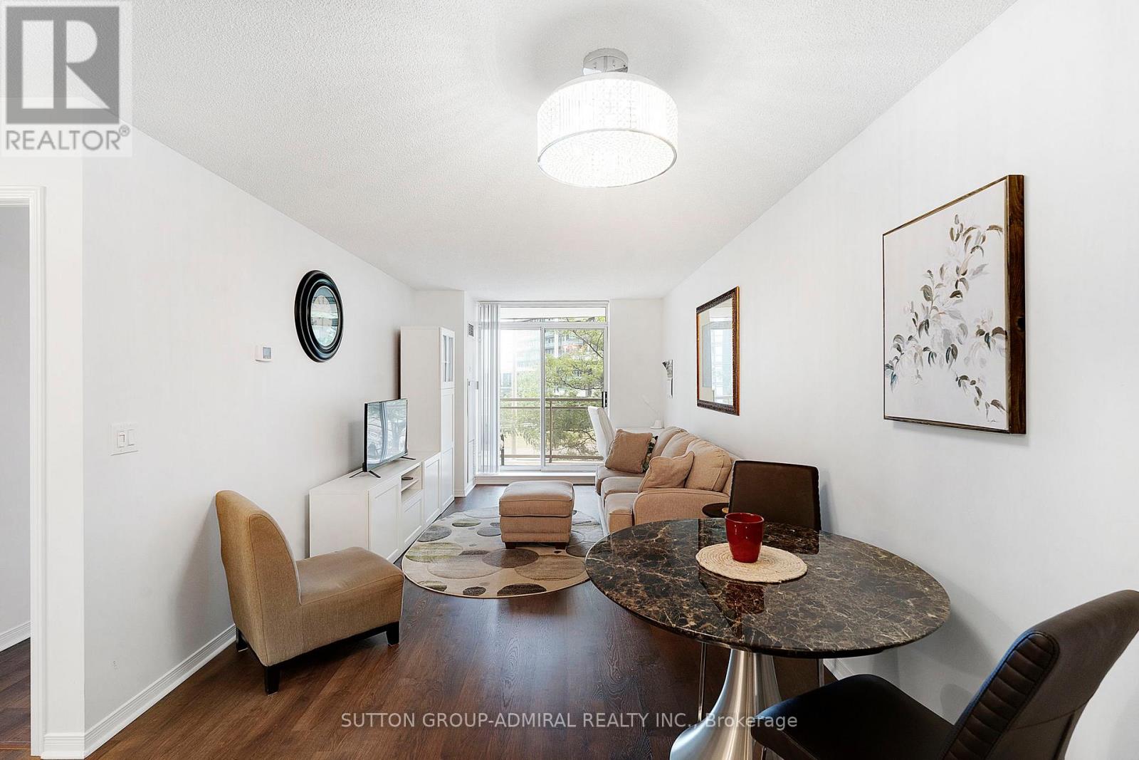 #307 73 KING WILLIAM CRESCENT - 12
