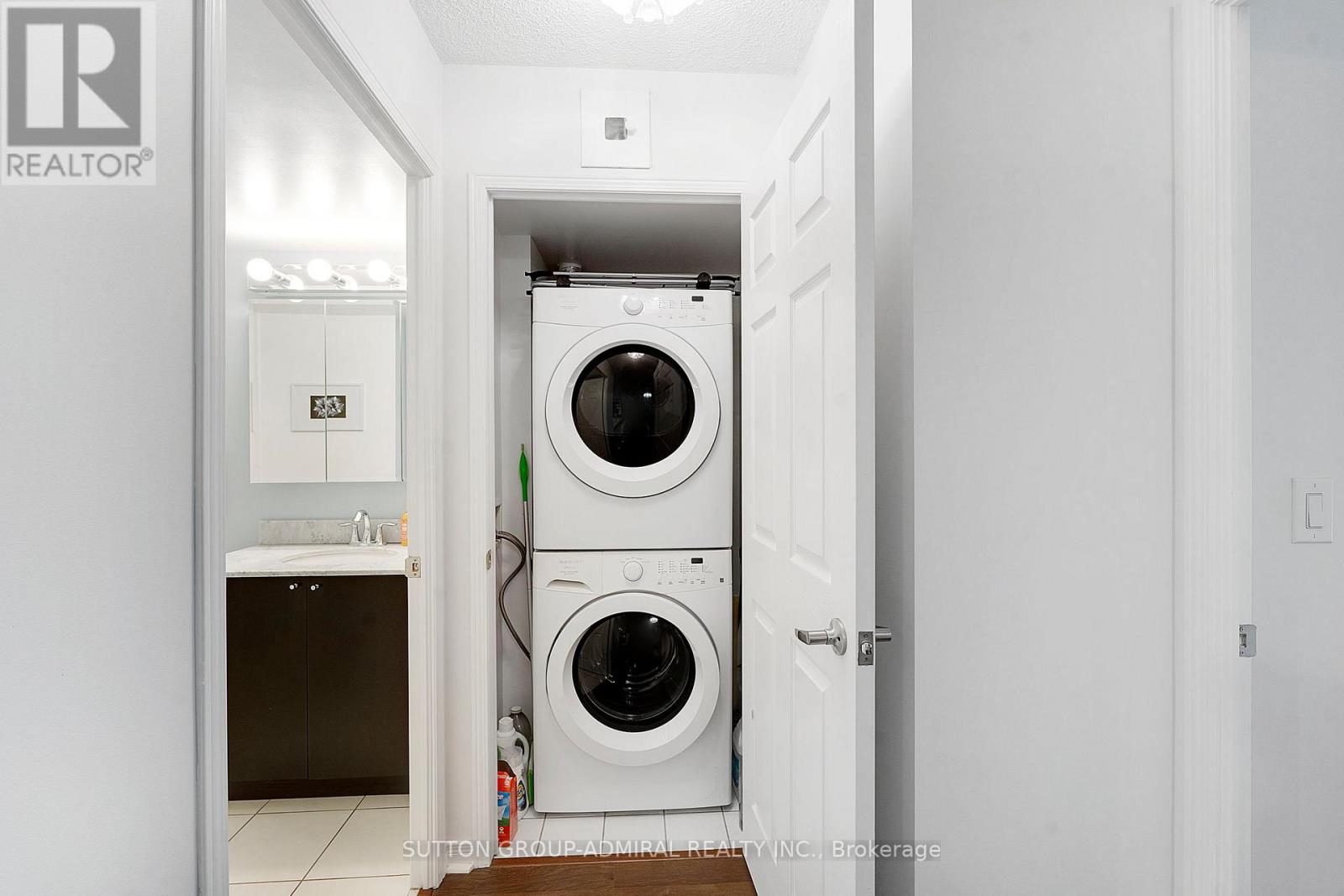 #307 73 KING WILLIAM CRESCENT - 20