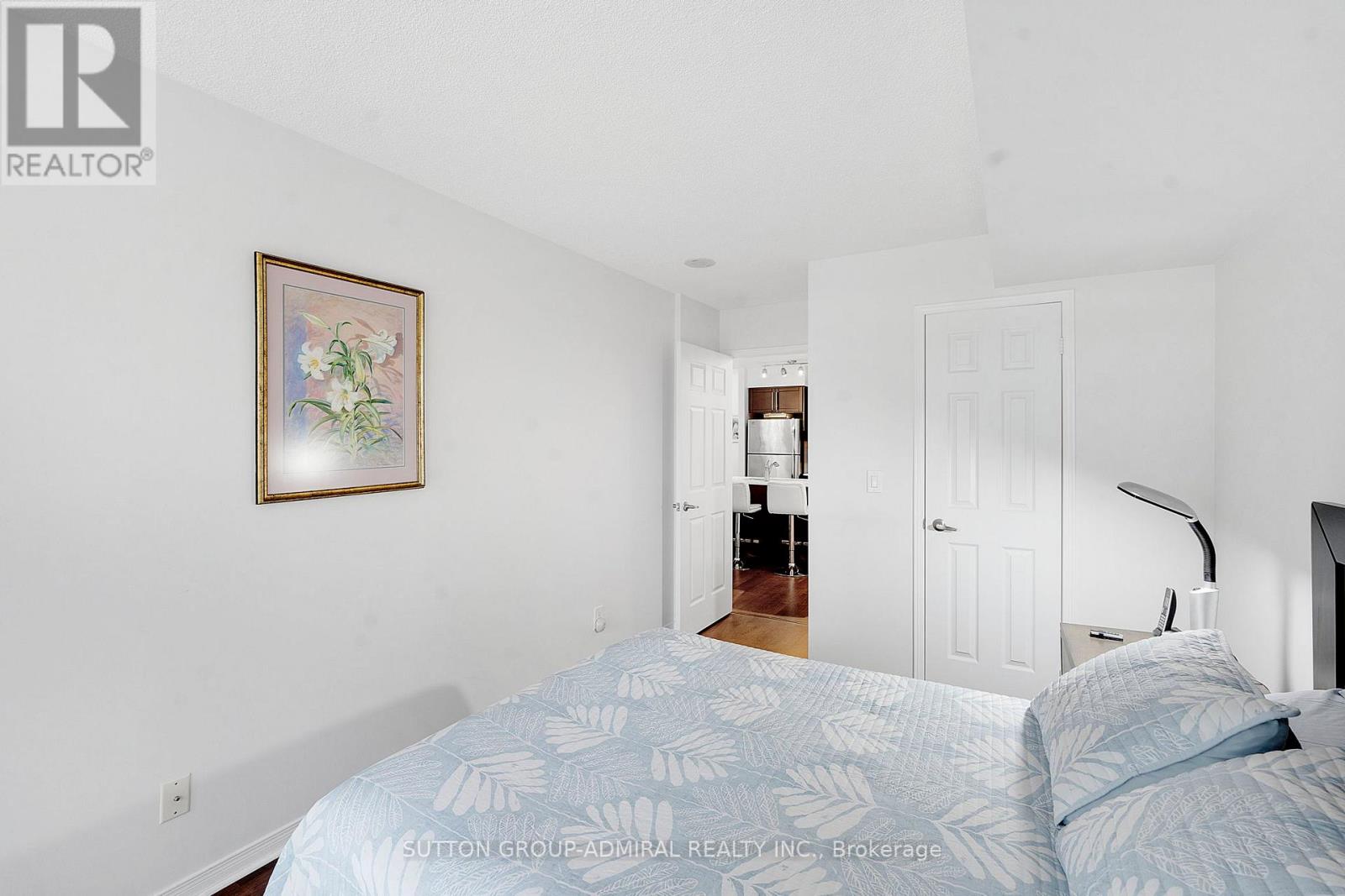 #307 73 KING WILLIAM CRESCENT - 18