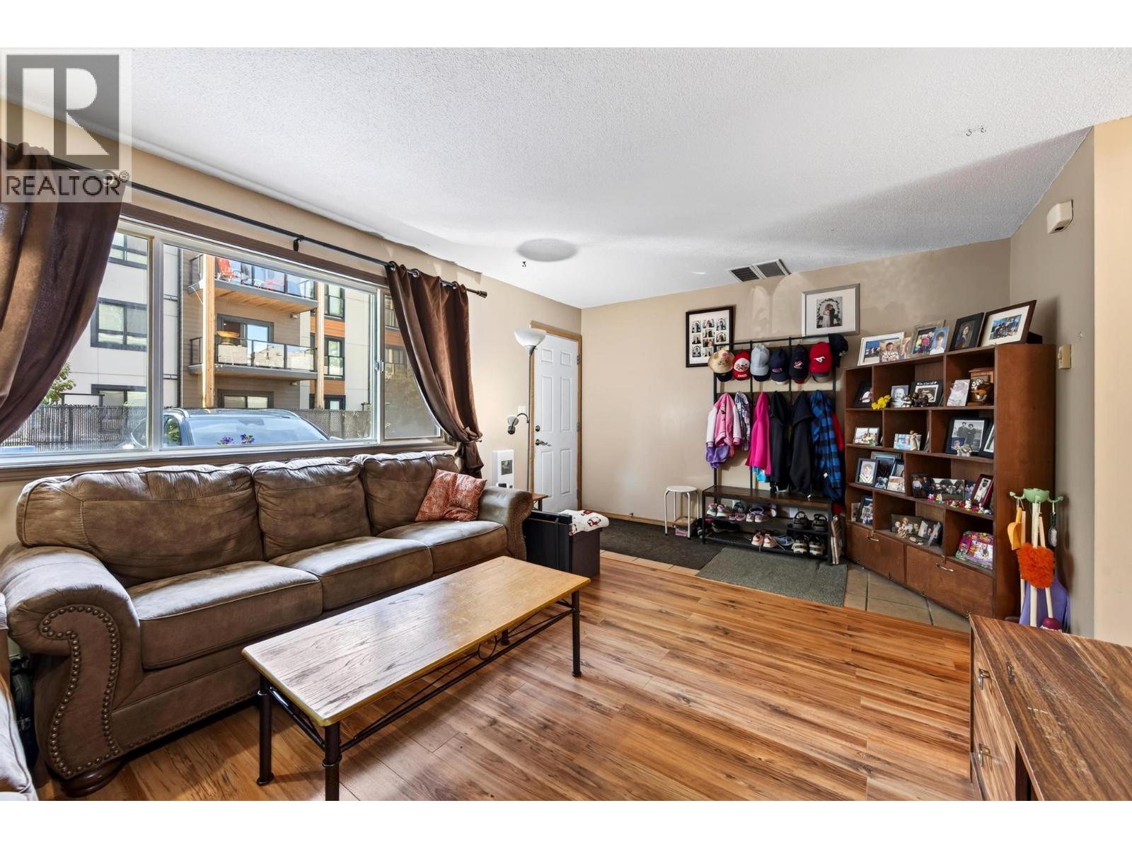 #18 400 5th Avenue - 12