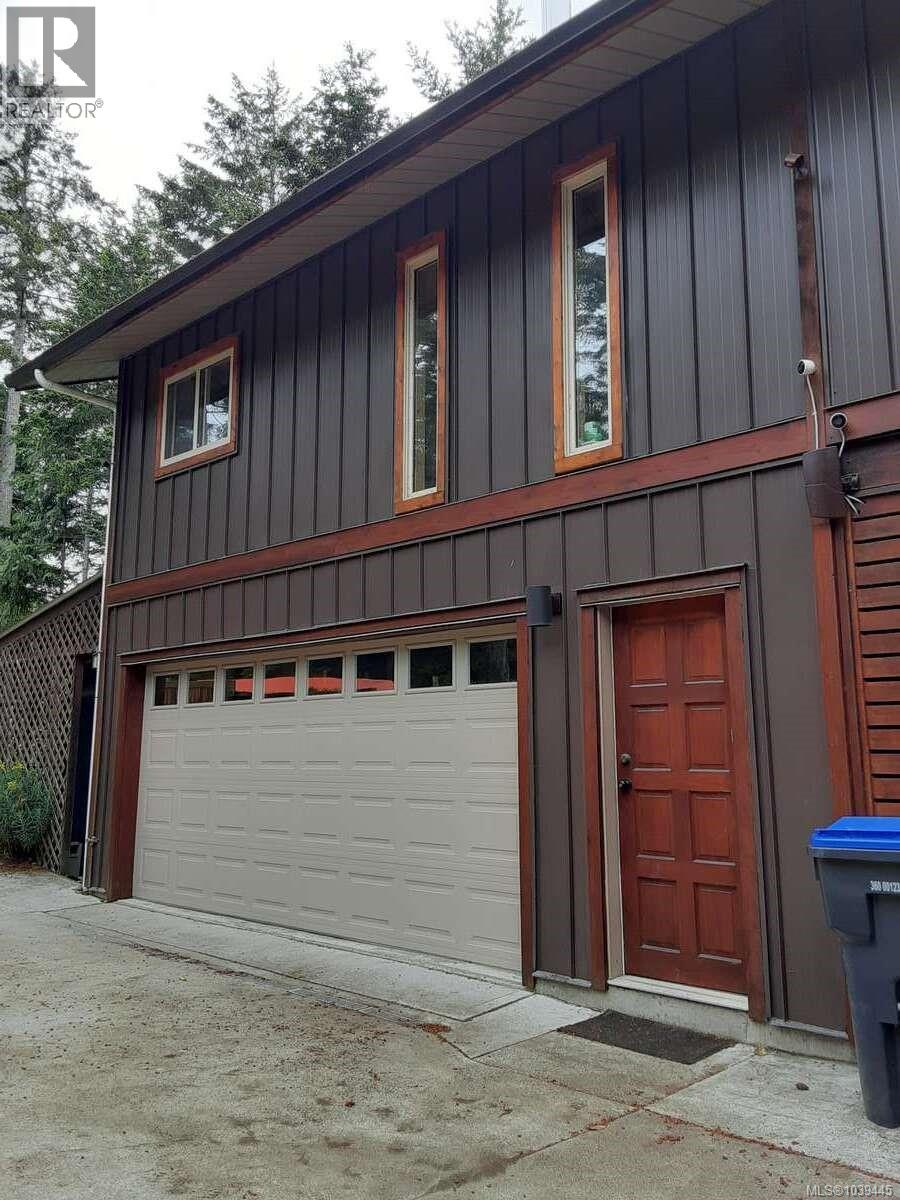733 Berry Point Rd - 2