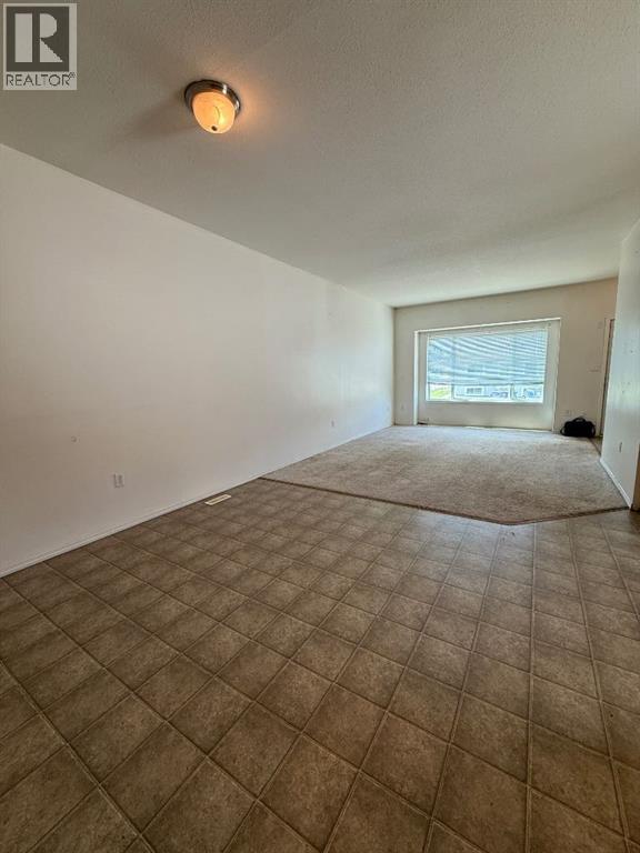 5701,5703 Evergreen Drive - 7