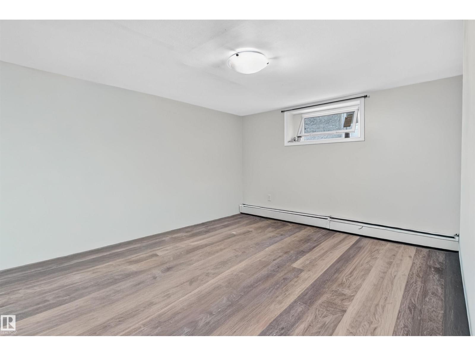 10831 80 AV NW - 21