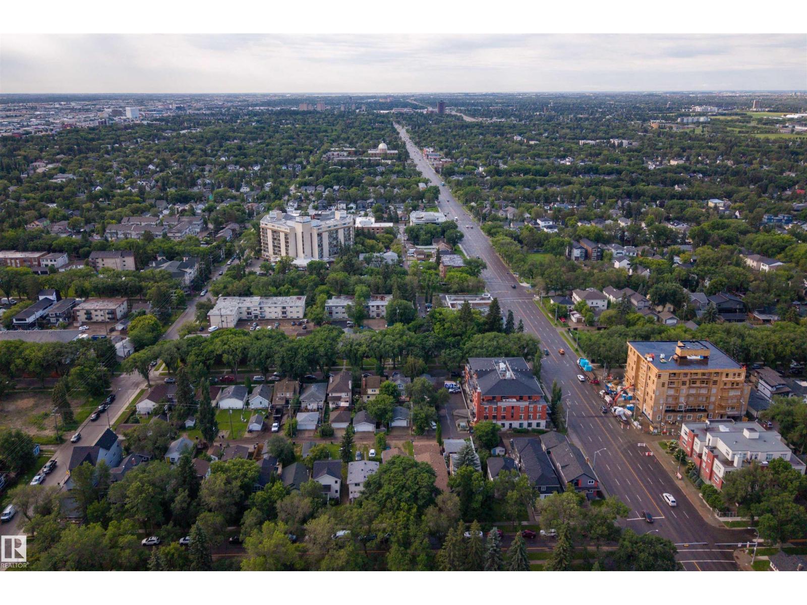 10831 80 AV NW - 35