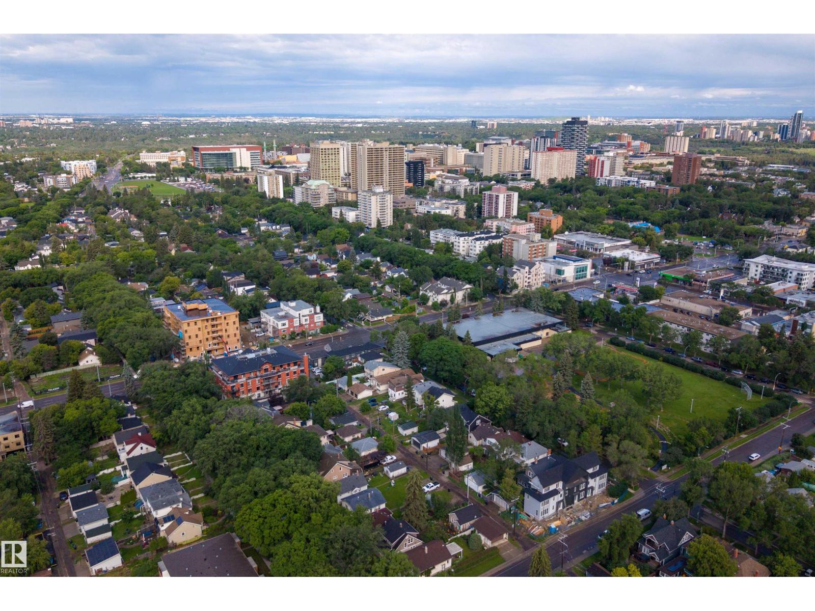10831 80 AV NW - 38