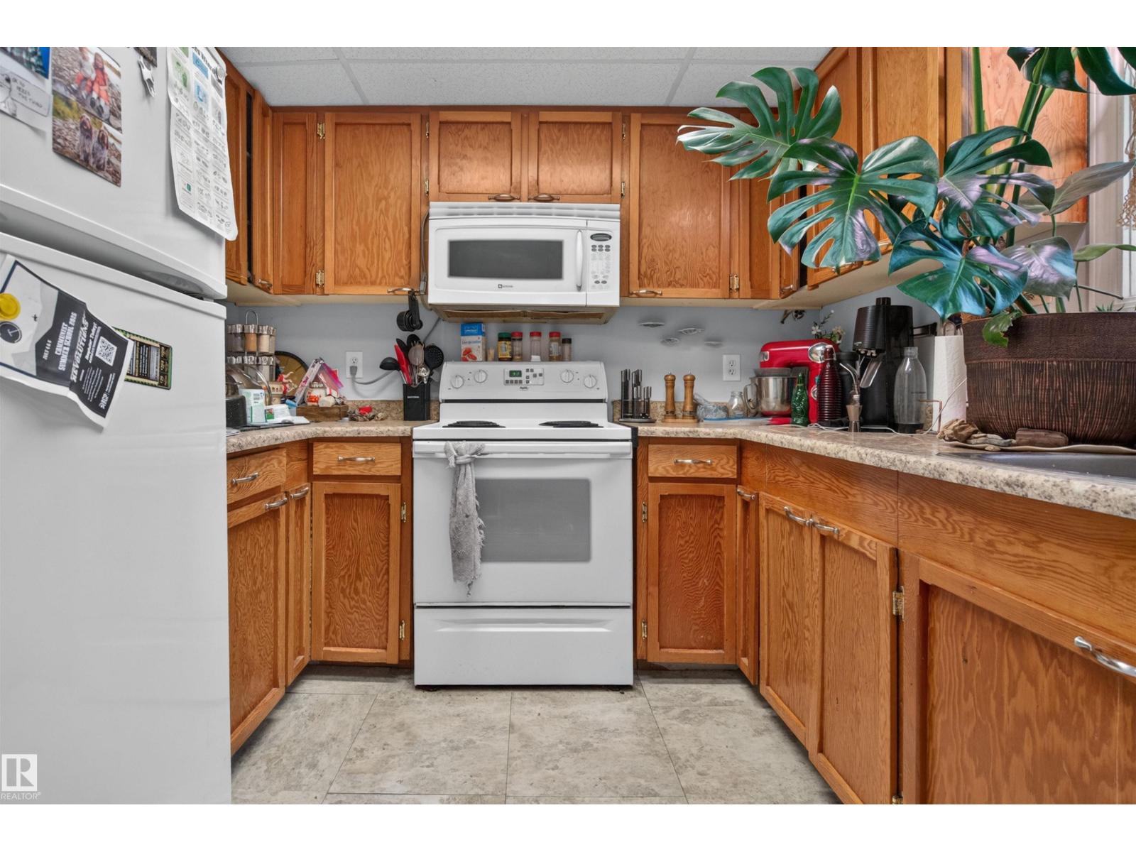 10831 80 AV NW - 14