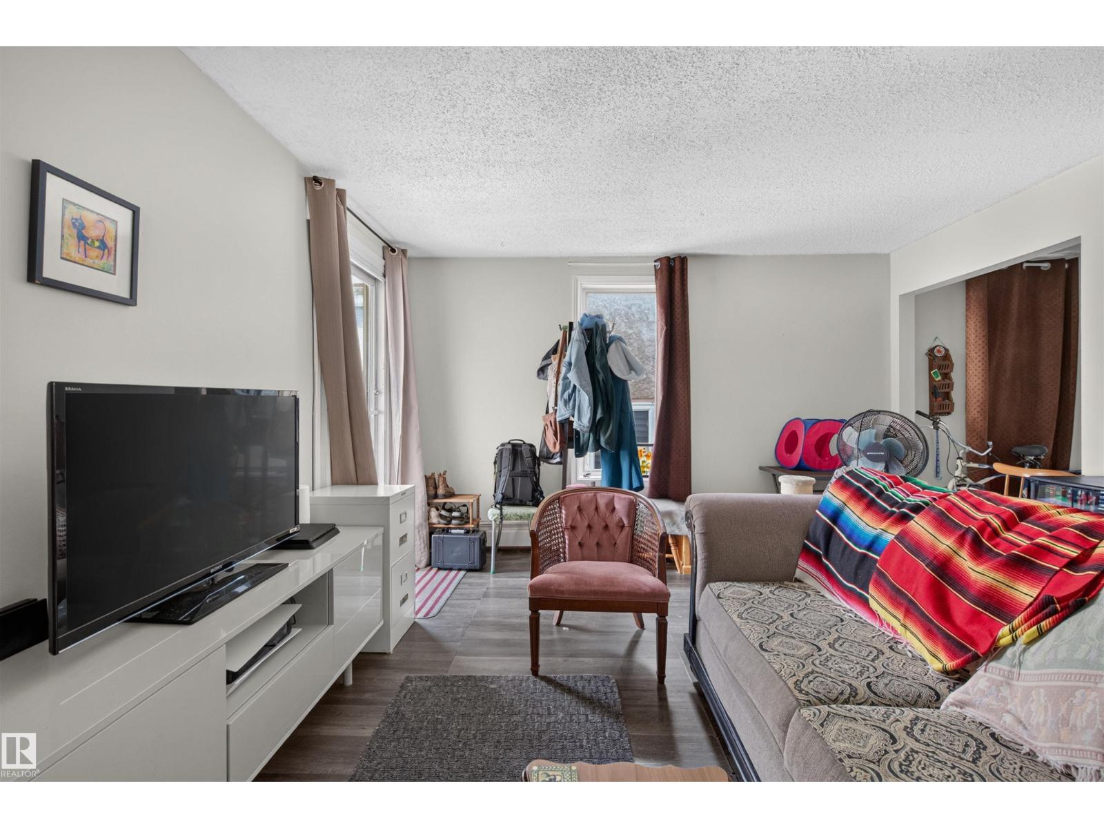 10831 80 AV NW - 25