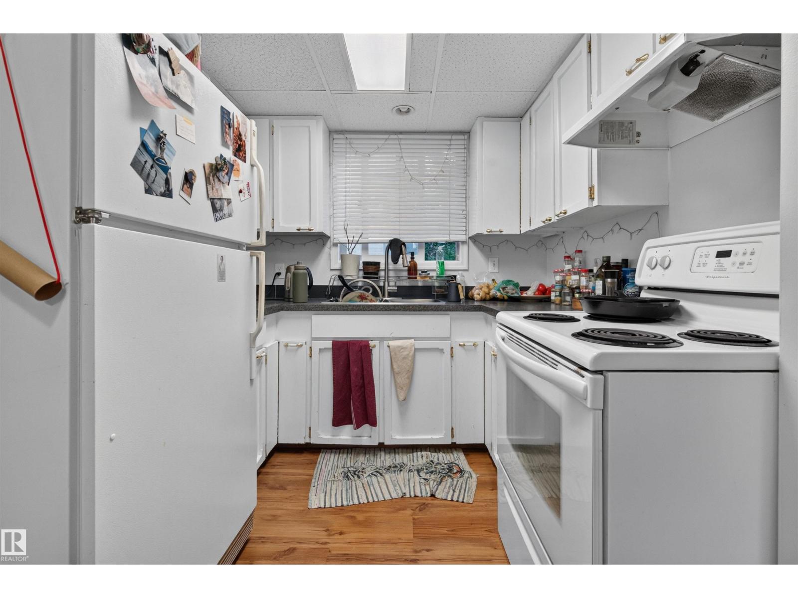 10831 80 AV NW - 6