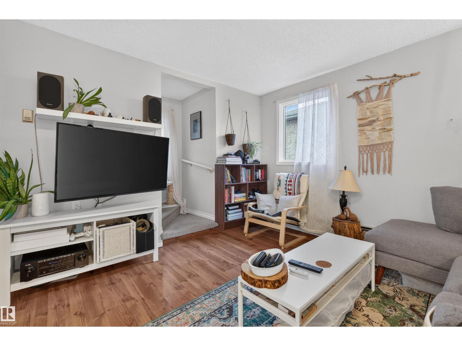 10831 80 AV NW - 7