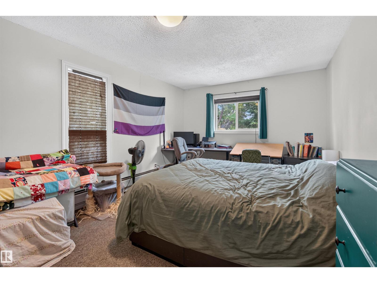 10831 80 AV NW - 30