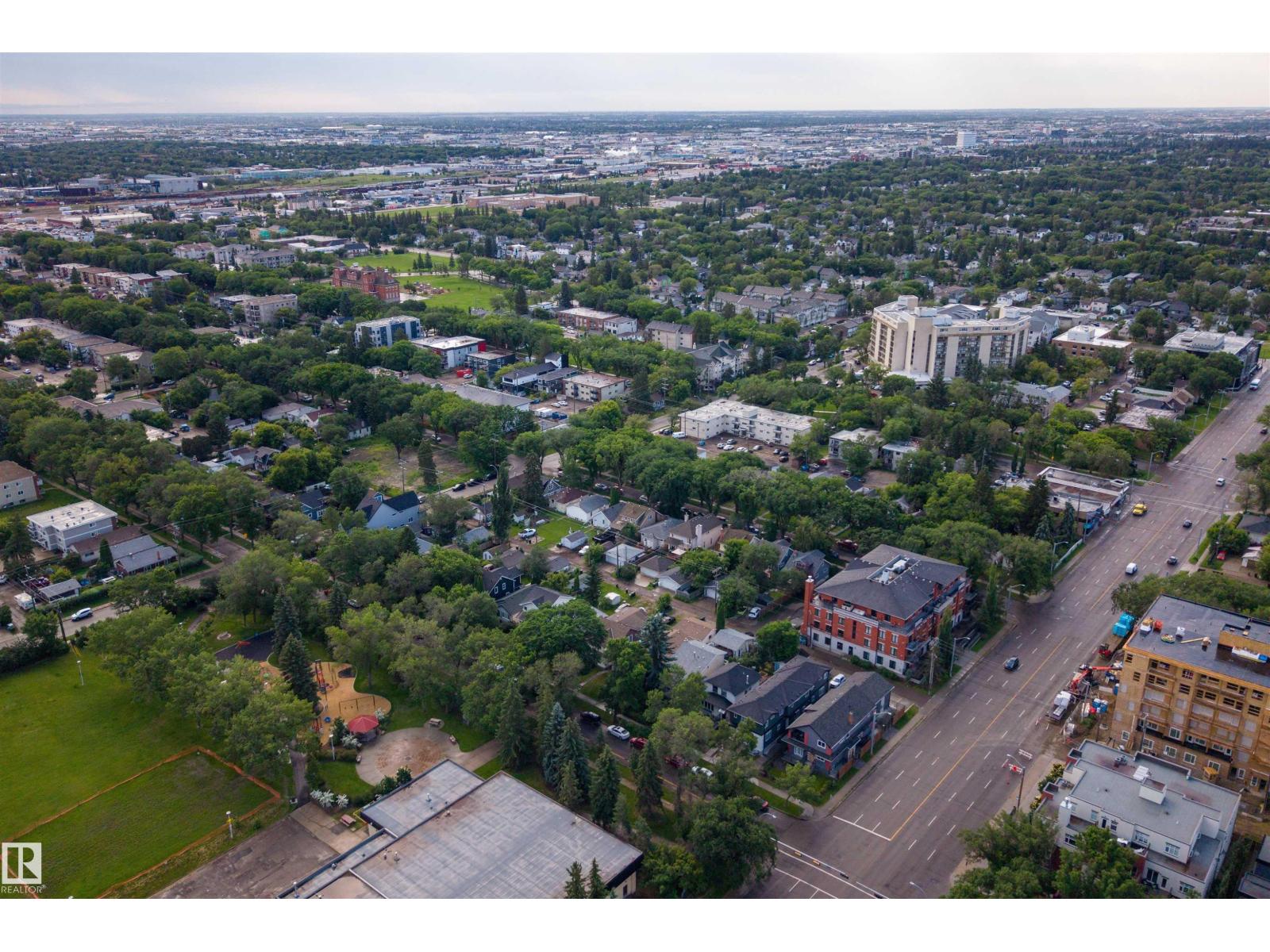 10831 80 AV NW - 36