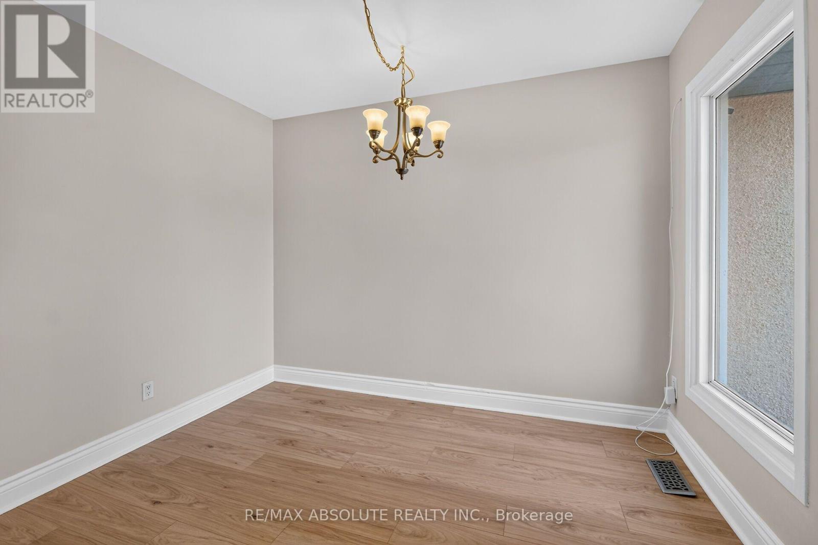 #49 3266 UPLANDS DRIVE - 13
