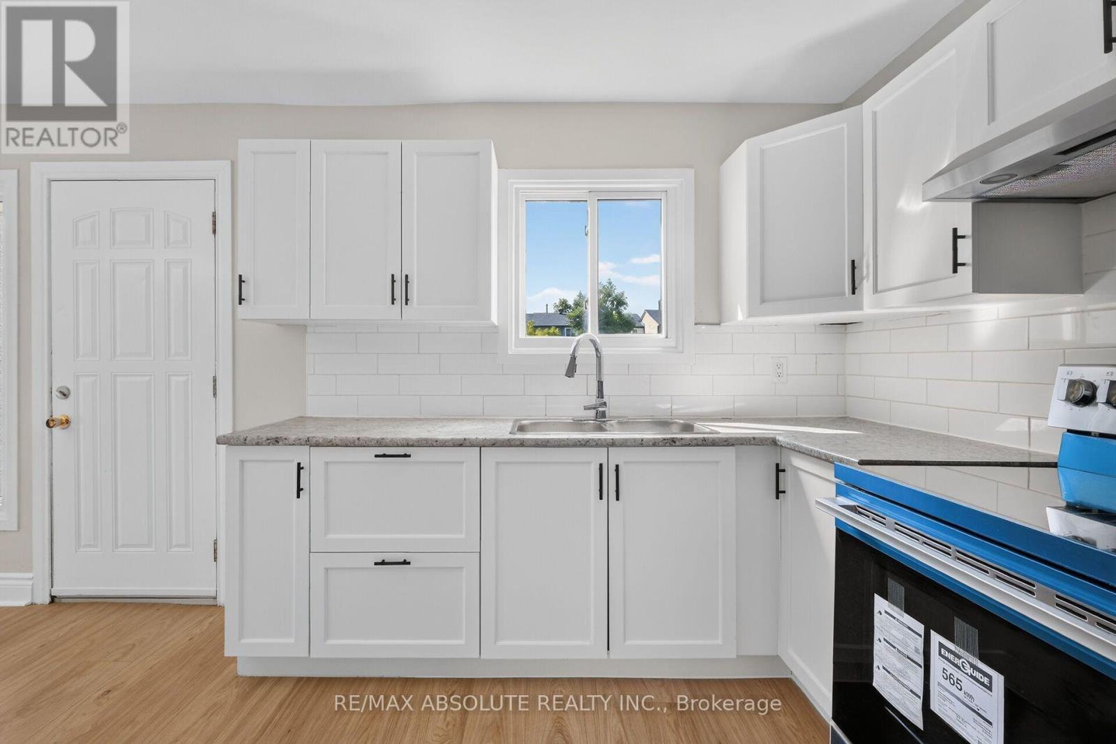 #49 3266 UPLANDS DRIVE - 6