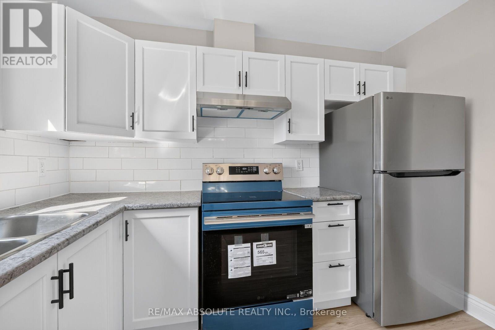 #49 3266 UPLANDS DRIVE - 9