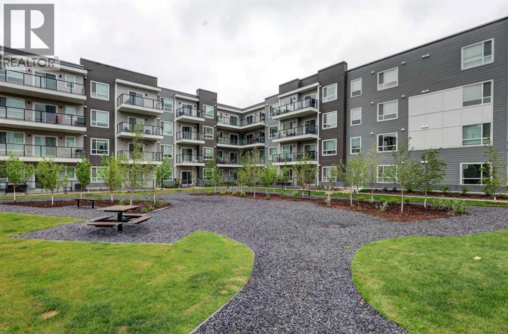 #3415 33 Carringham Gate NW - 29