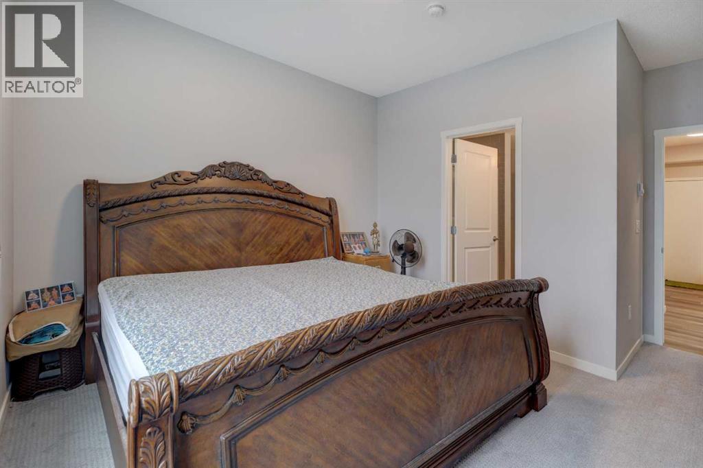 #3415 33 Carringham Gate NW - 15