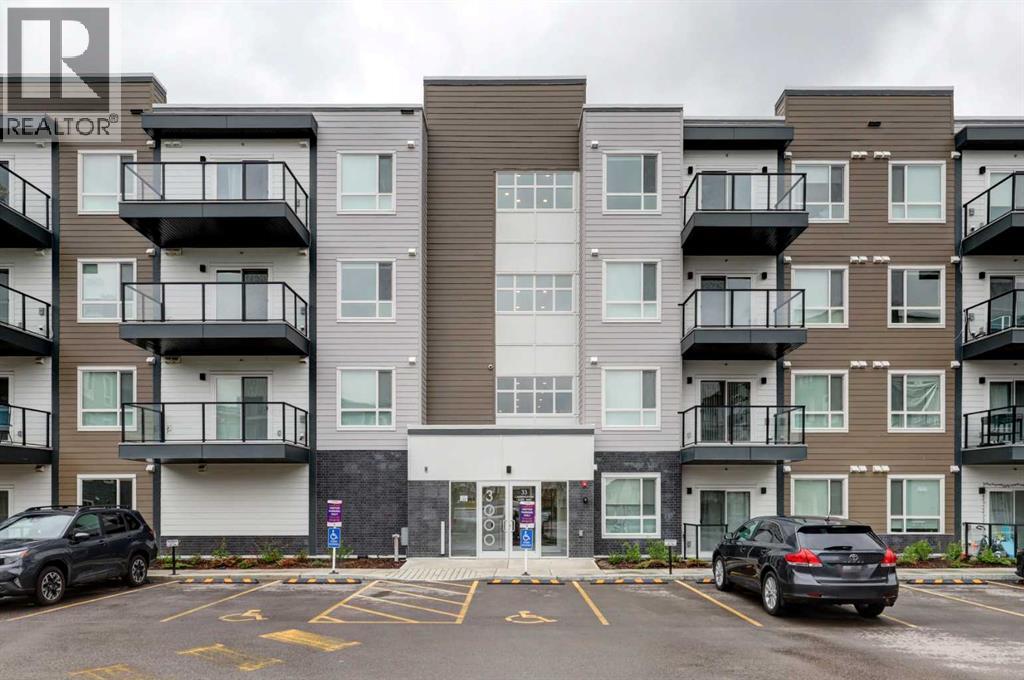 #3415 33 Carringham Gate NW - 2