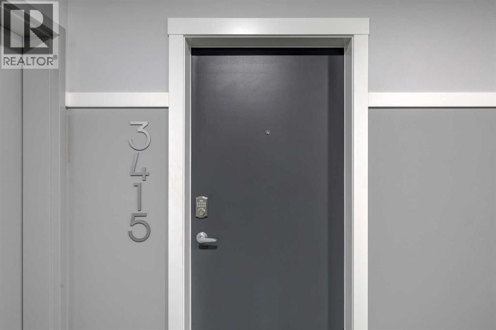 #3415 33 Carringham Gate NW - 3