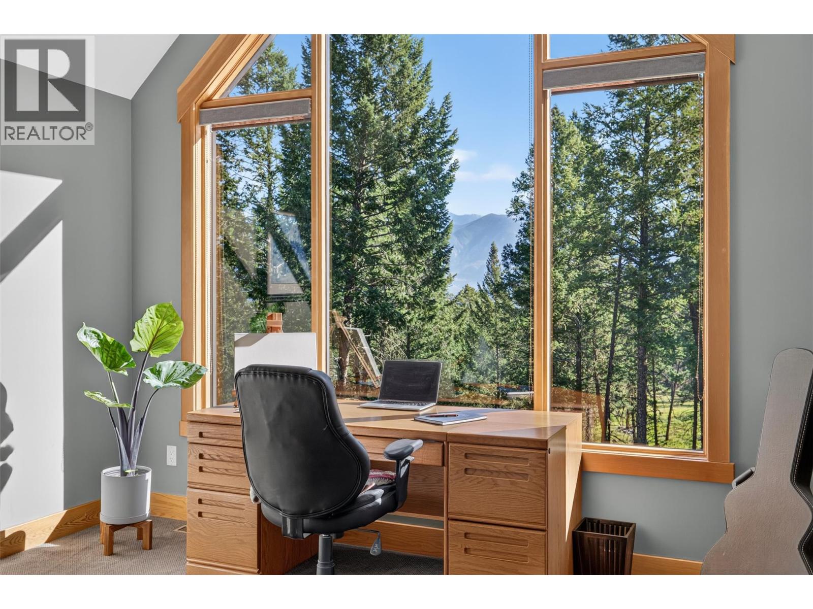 2519 Cobblestone Circle, Invermere