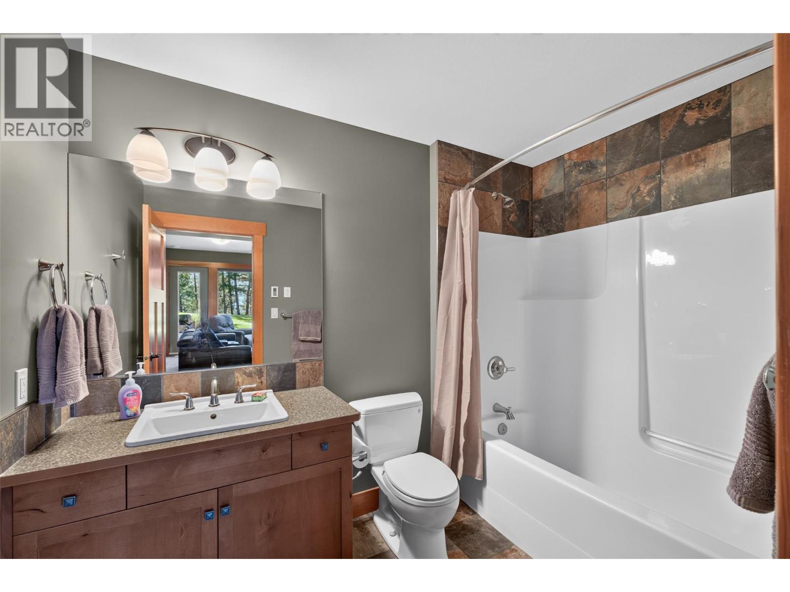 2519 Cobblestone Circle, Invermere