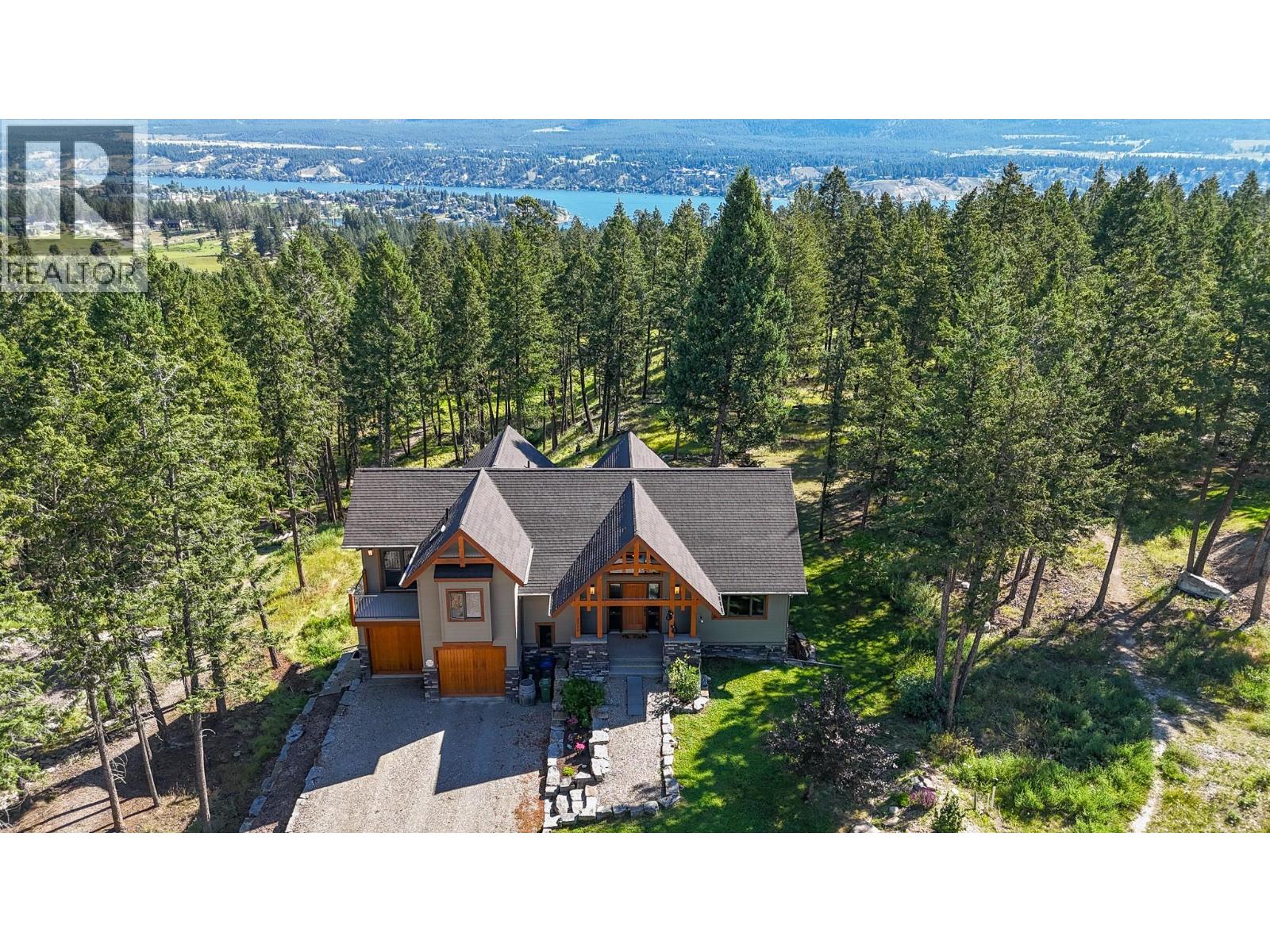 2519 Cobblestone Circle, Invermere